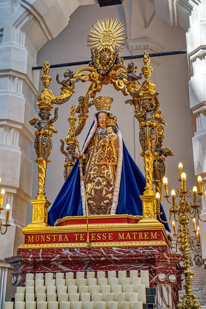 HDR kerkfotografie bedevaart basilique basilica basiliek Hanswijkbasiliek olv hanswijk La Notre-Dame our lady onze lieve vrouw rooms katholiek religie religion bedevaartsoord